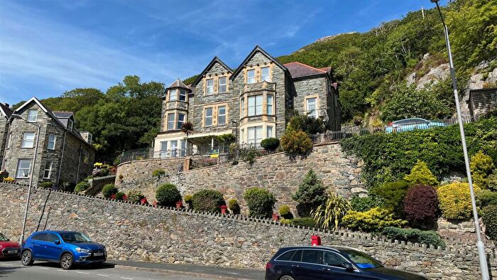1 Bedroom Apartment For Sale In Hendre Hall, Barmouth, LL42