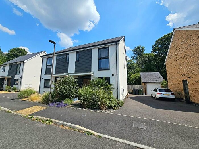 3 Bedroom Semi-Detached House For Sale In Budding Way, Dursley, GL11