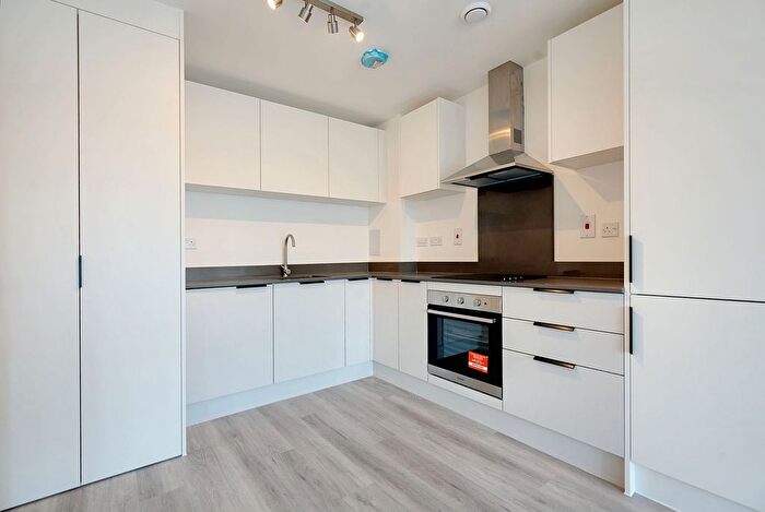 2 Bedroom Flat To Rent In Gabriels Hill, Maidstone, ME15