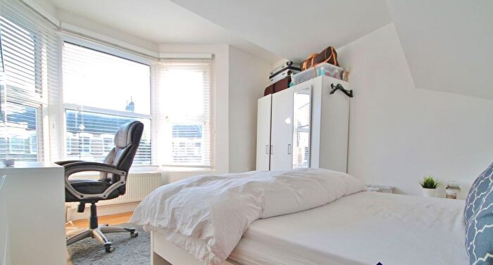 2 Bedroom Flat To Rent In Melville Road, Walthamstow, E17