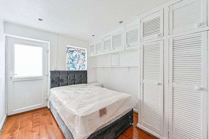 1 Bedroom Studio To Rent In Blanchedowne, Denmark Hill, London, SE5