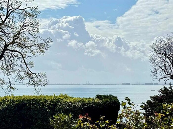 1 Bedroom Apartment For Sale In Sunnycliff House, Grand Parade, Leigh On Sea, SS9