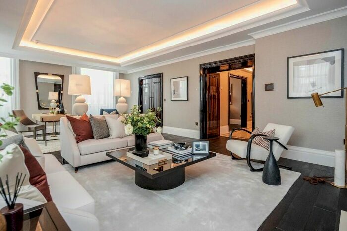 3 Bedroom Flat To Rent In Whitehall Place, London, SW1A