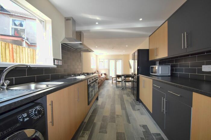 7 Bedroom Terraced House To Rent In Minister Street, Cathays, CF24