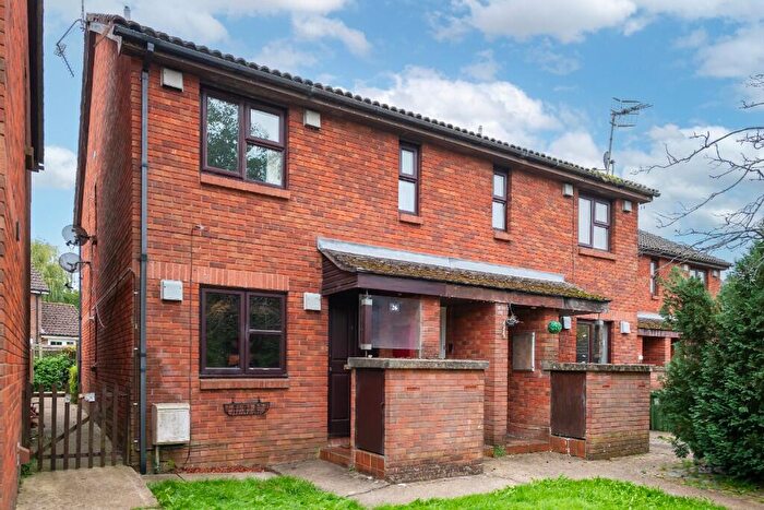 1 Bedroom Ground Maisonette For Sale In Hookwood, RH6