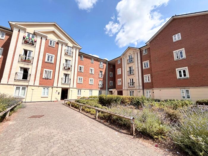 1 Bedroom Flat For Sale In Ferndale, Swindon, SN2