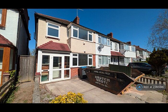 3 Bedroom Semi-Detached House To Rent In Woodfield Gardens, New Malden, KT3