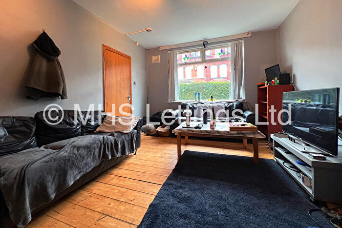 4 Bedroom Detached House To Rent In Walmsley Road, Leeds, LS6