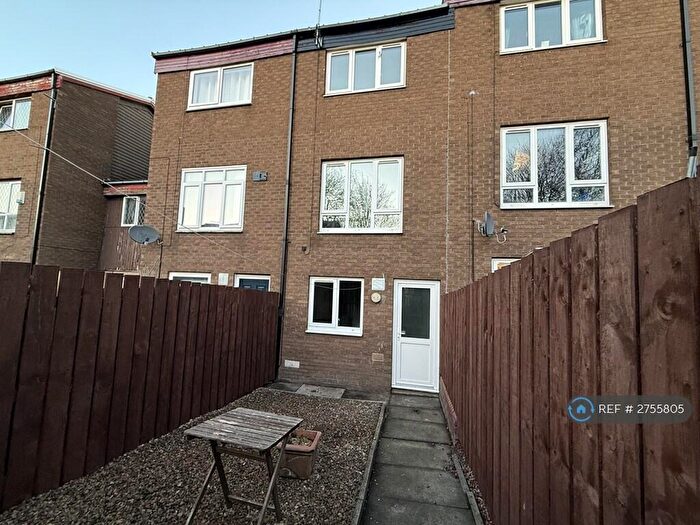 3 Bedroom Terraced House To Rent In Stainton Drive, Gateshead, NE10