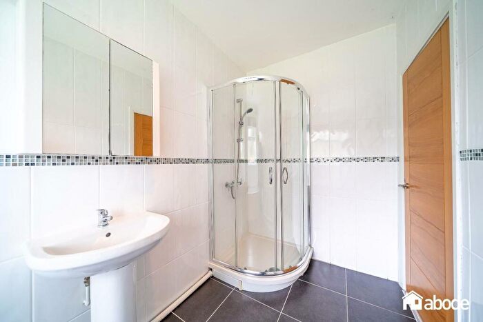 2 Bedroom Flat For Sale In Queens Drive, Wavertree, Liverpool, L15