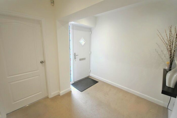 2 Bedroom Detached Bungalow For Sale In Edgehill Road, DN2