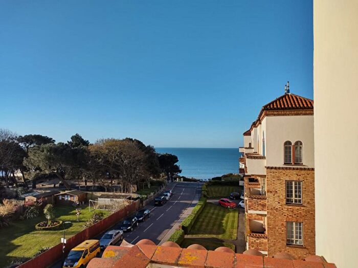 2 Bedroom Apartment For Sale In Sea Road, Boscombe, BH5