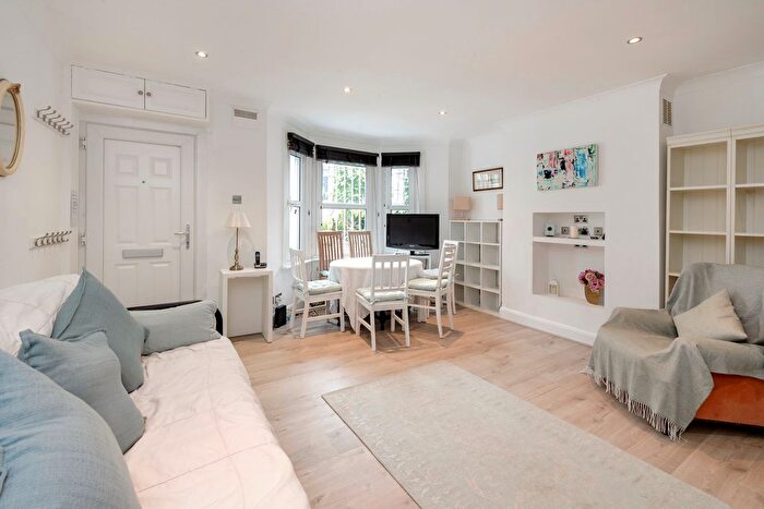 2 Bedroom Flat To Rent In Chesson Road, London, W14