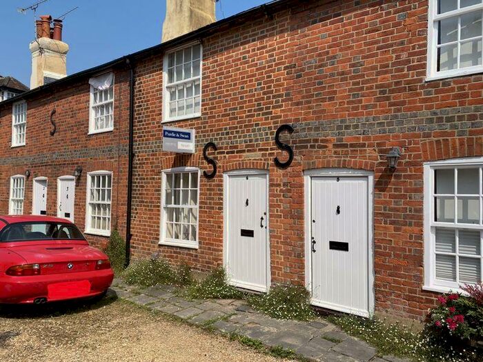 2 Bedroom Terraced House To Rent In Central Winchester, SO23