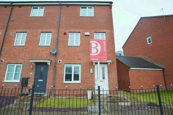 4 Bedroom Town House To Rent In Halfway, Sheffield S20