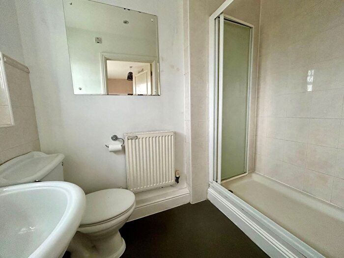 2 Bedroom Flat For Sale In Foley Court, Streetly, Sutton Coldfield, B74