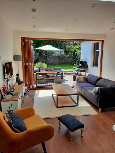 2 Bedroom Flat To Rent In Haycroft Road, London, SW2