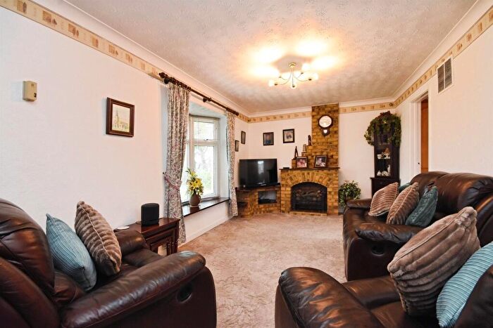 3 Bedroom Terraced House For Sale In Galleywood Road, Great Baddow, Chelmsford, CM2