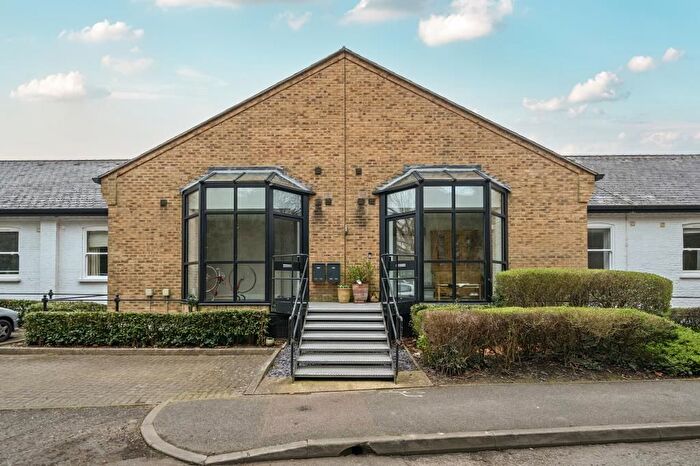 2 Bedroom Flat To Rent In Summerhouse Lane, Uxbridge, UB9