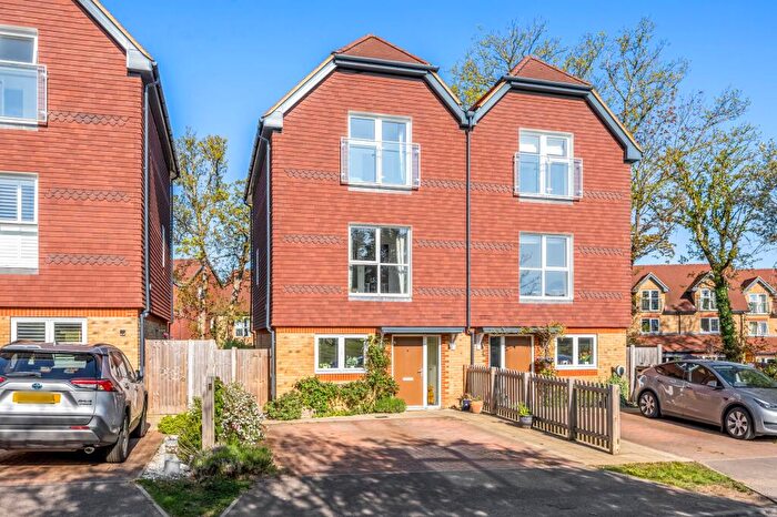 3 Bedroom Semi-Detached House For Sale In King Edward Road, Christs Hospital, RH13