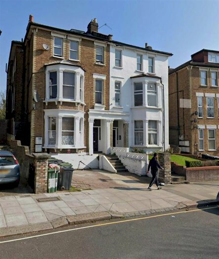 Studio To Rent In Fordwych Road, London, NW2