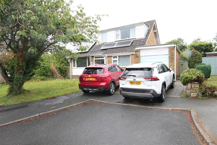4 Bedroom Detached House To Rent In Elizabeth Gardens, Havenstreet, PO33