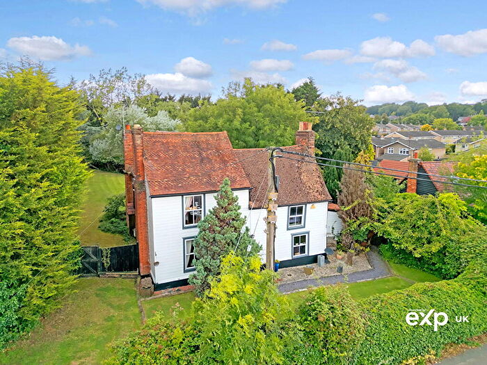5 Bedroom Detached House For Sale In Hurlocks Farm, Billericay, CM11