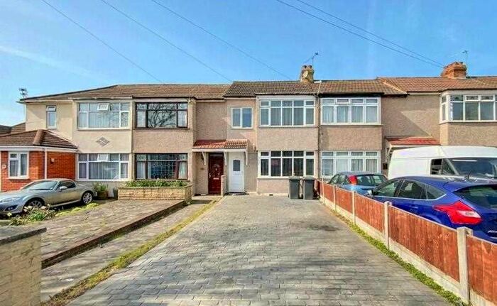 3 Bedroom Terraced House To Rent In Laburnum Avenue, Hornchurch, RM12