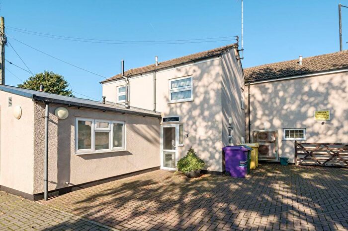 2 Bedroom Apartment To Rent In High Street, Waddesdon, HP18