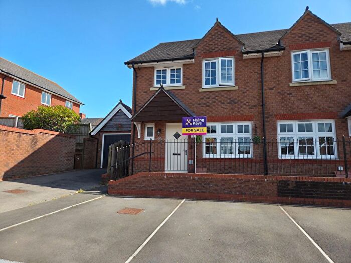 3 Bedroom Semi-Detached House For Sale In Maes Bengi, Oakdale, NP12