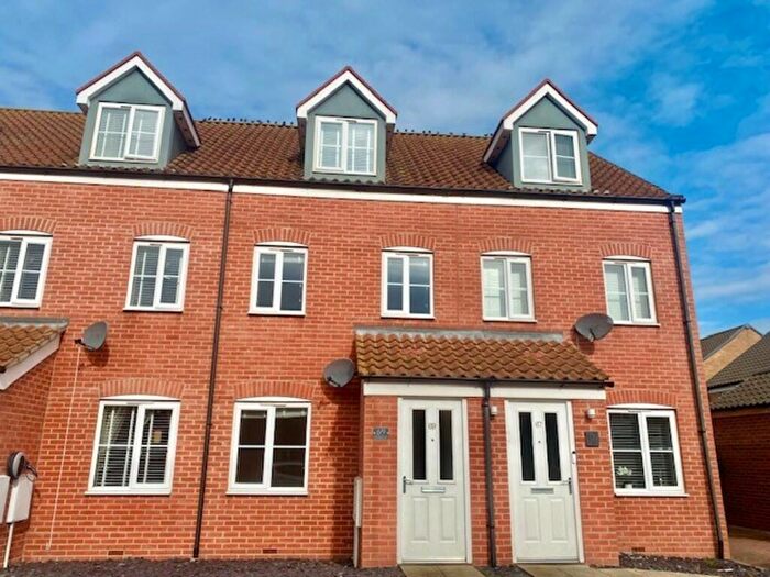 3 Bedroom Terraced House To Rent In Howard's Way, Bradwell, NR31