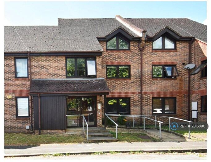 1 Bedroom Flat To Rent In Langtons Meadow, Farnham Common, Slough, SL2
