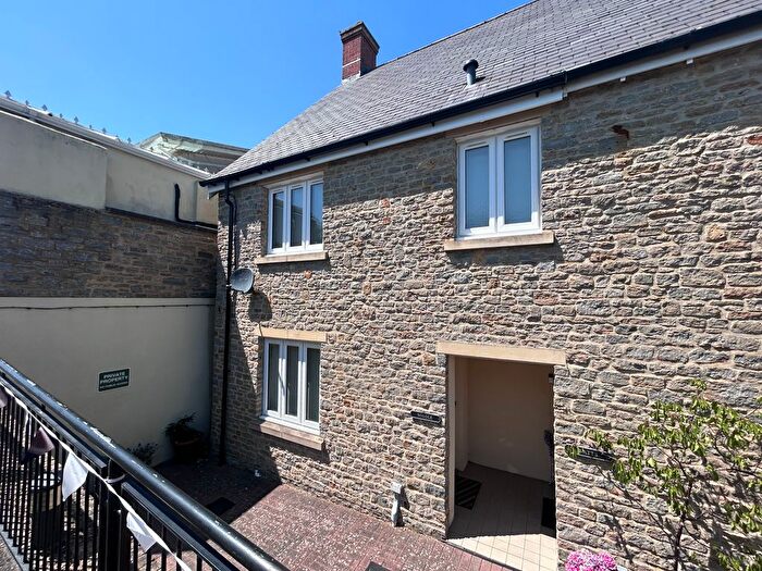 2 Bedroom Property To Rent In Ring Street, Sturminster Newton, DT10
