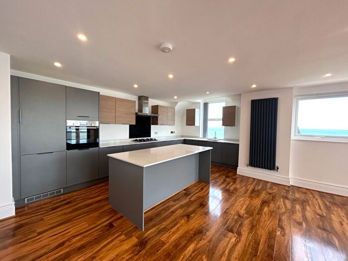 3 Bedroom Flat To Rent In Montague Apartments, Whitley Bay, NE26