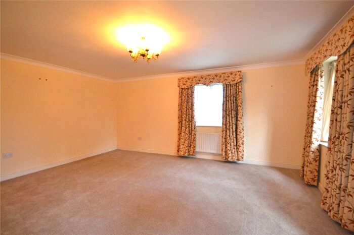 1 Bedroom Flat For Sale In Greyhound Lane, Winslow, Buckingham, MK18