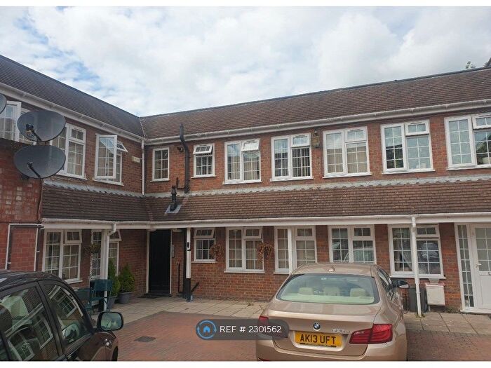 Studio To Rent In Dashwood Ave, High Wycombe, HP12