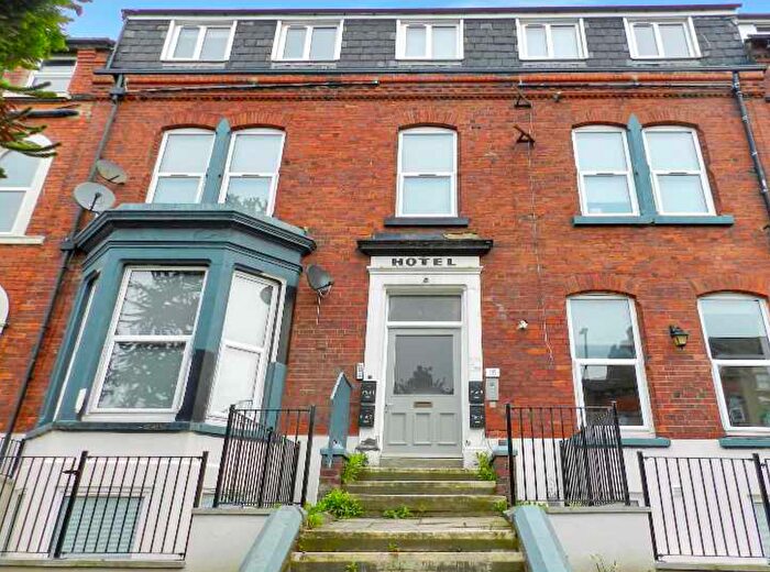 4 Bedroom Flat To Rent In Kelso Road, Leeds, West Yorkshire, LS2