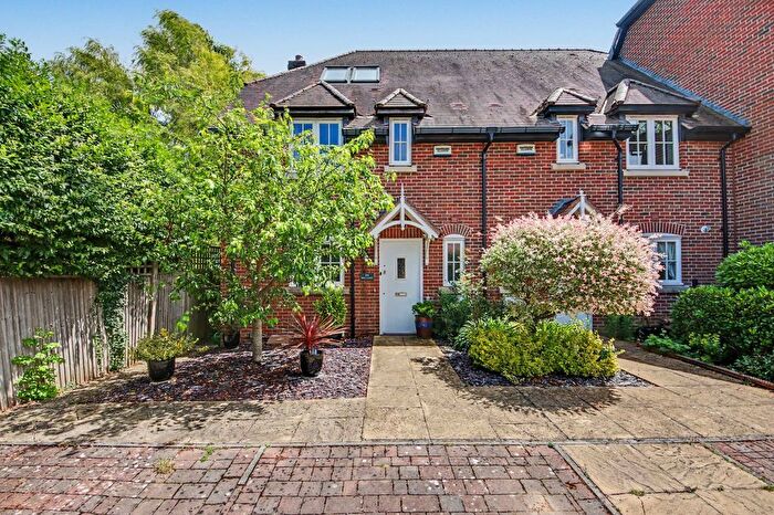 4 Bedroom Semi-Detached House For Sale In Millside, Corhampton, SO32