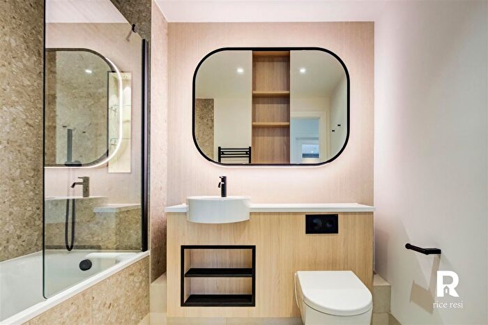 3 Bedroom Flat To Rent In Henshaw Parade, London, NW9