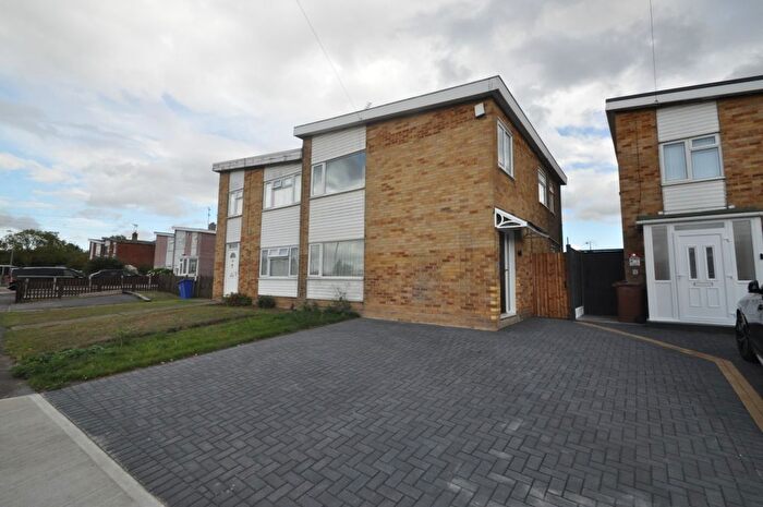 3 Bedroom Semi-Detached House To Rent In Hardie Road, Stanford-Le-Hope, Essex, SS17