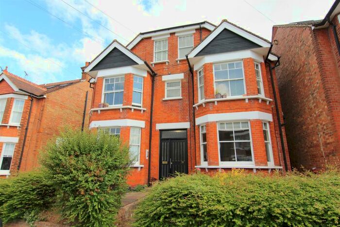 2 Bedroom Flat To Rent In Riverside, Ramsbury Road, St Albans, AL1