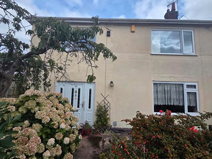 3 Bedroom Semi-Detached House For Sale In Rockwood Crescent, Hucknall, Nottingham, NG15