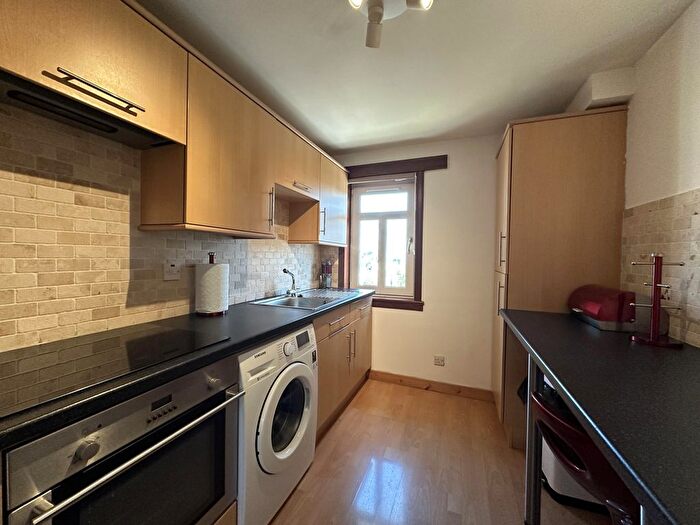 1 Bedroom Flat To Rent In Marine Court, Aberdeen, AB11