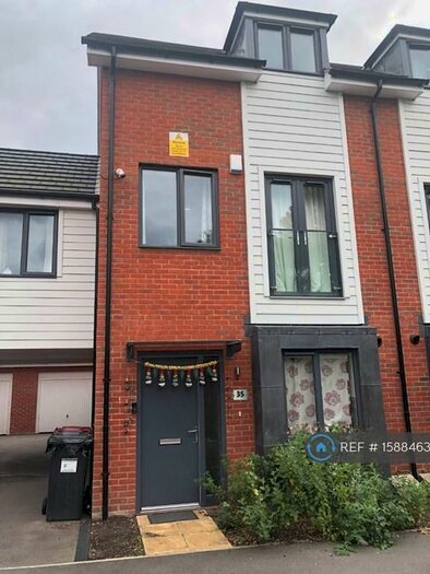 4 Bedroom Semi-Detached House To Rent In Robert Parker Road, Reading, RG1