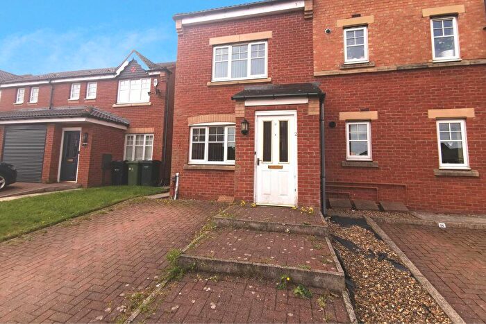 3 Bedroom Town House To Rent In Ovett Gardens, St James Village, Gateshead, NE8
