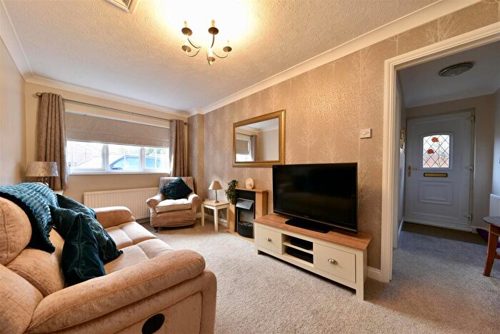 1 Bedroom Semi-Detached Bungalow To Rent In St. Andrews Drive, Stevenage, SG1