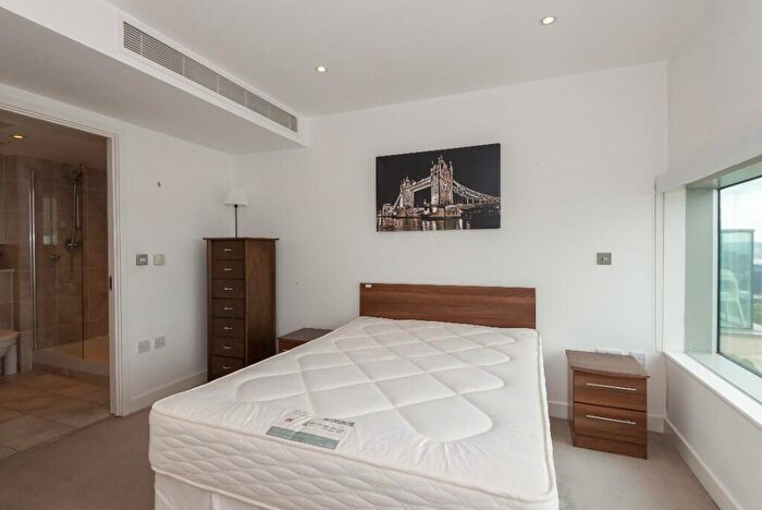 2 Bedroom Apartment To Rent In Marsh Wall, London, E14