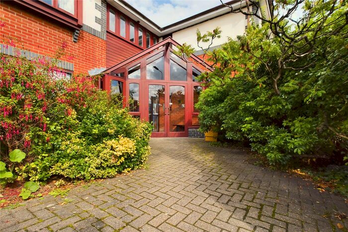 1 Bedroom Flat To Rent In Reading Road, Pangbourne, Reading, Berkshire, RG8