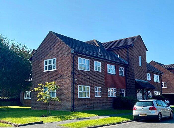 1 Bedroom Flat To Rent In Woodfield Close, Ashtead, KT21