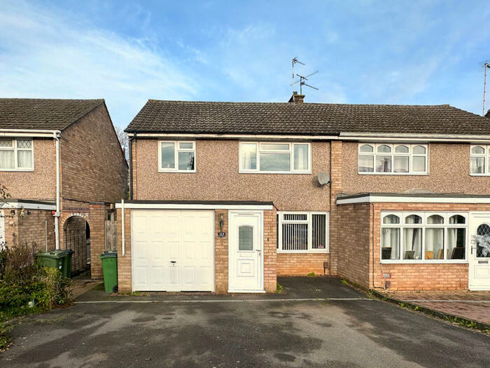 Houses for sale & to rent in LE3 3FF, Holmfield Avenue West, Forest